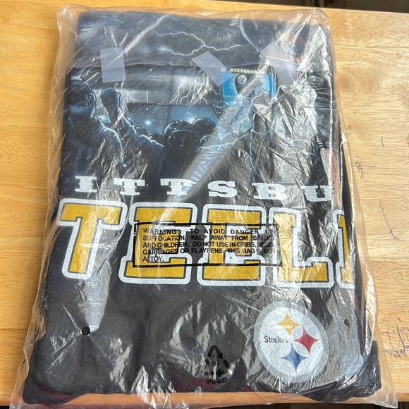 NFL team apparel size 7X black white and yellow T-shirt - Picture 2 of 3